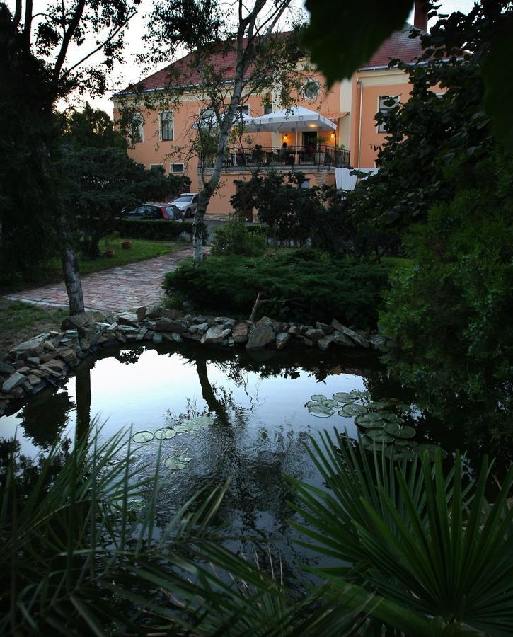 Bed and Breakfast Gőzmalom Étterem és Panzió Körmend Exterior foto